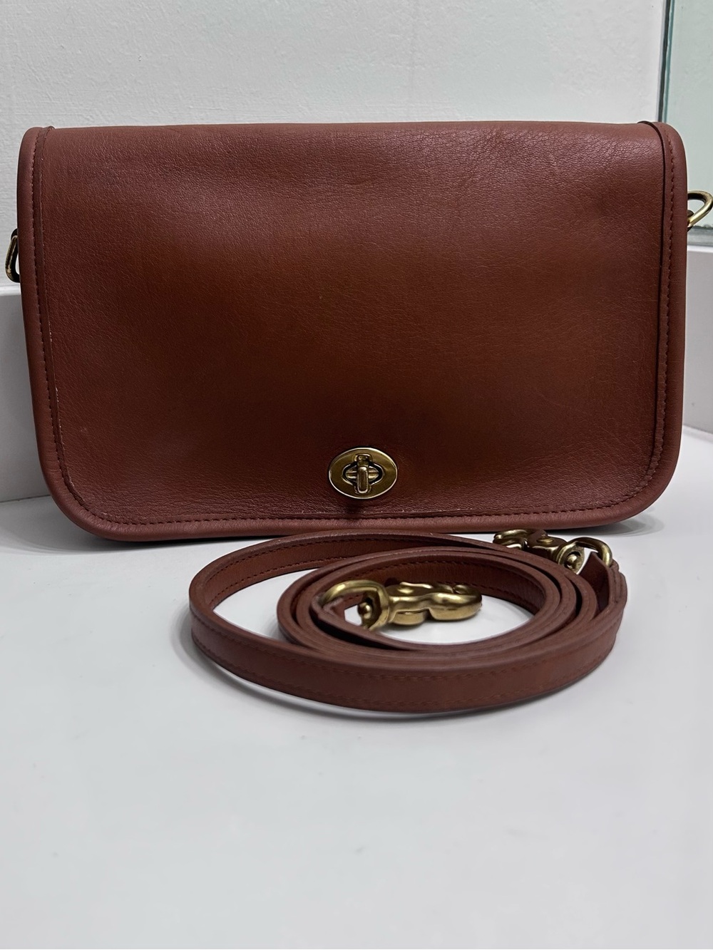 Vintage Coach 9755 Pocket Purse British Tan